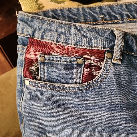 Vince Camuto Blue Distressed Jeans with Maroon Details-Size 14 - Picture 2 of 5